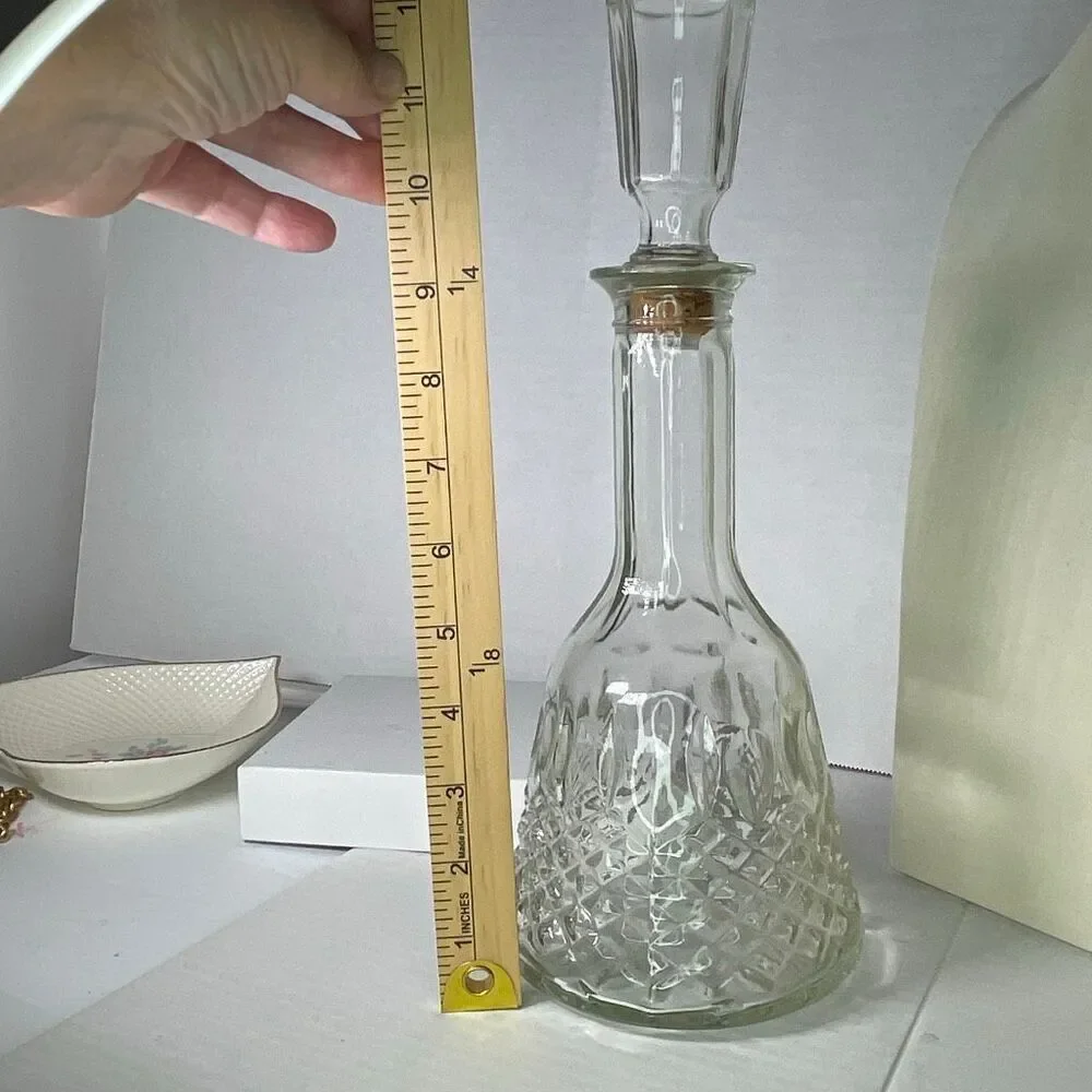 Vintage 1981 Mogen David decanter corked 12:75” bottle